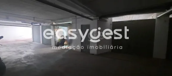 32m² Garage in Setubal, Portugal No. 77381 3