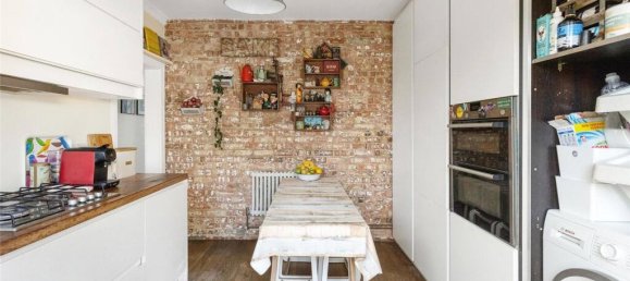 3 bedrooms Maisonette in London, United Kingdom No. 3576 2