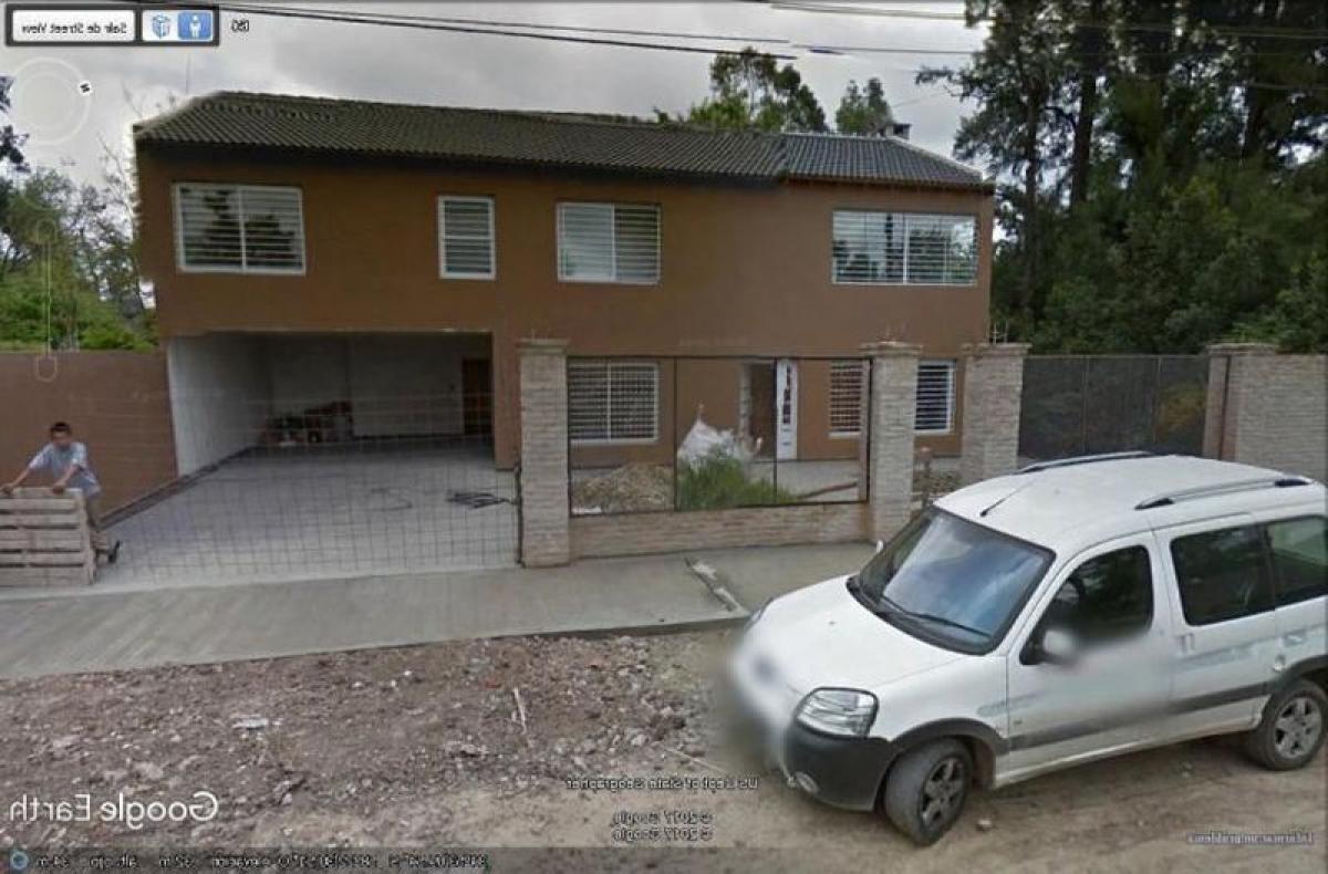 3 bedrooms House in Almirante Brown, Argentina No. 98056