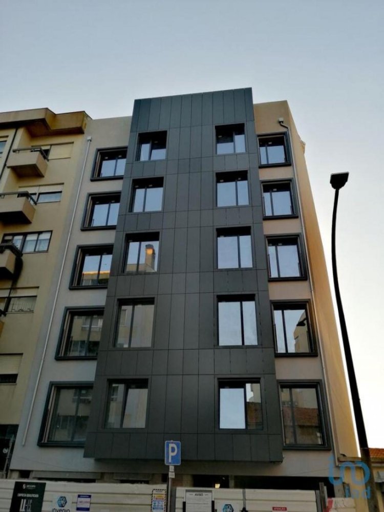 Apartamento de 2 dormitorios en Porto, Portugal No. 3731