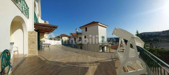 3 Schlafzimmer Haus in Casal Velino, Italy, Nr. 285558 10