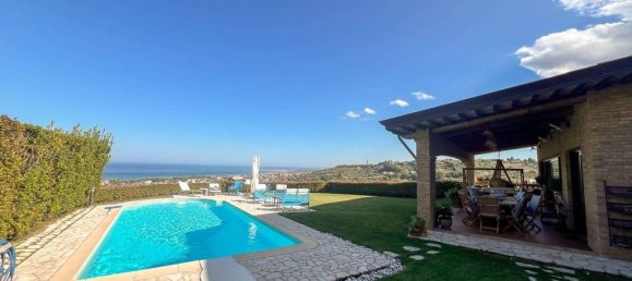 Вилла с 4 спальнями в Монтесильвано, Италия № 72857 15