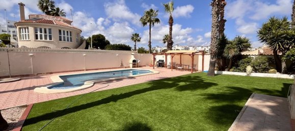 Villa de 5 dormitorios en La Zenia, Spain No. 176599 28