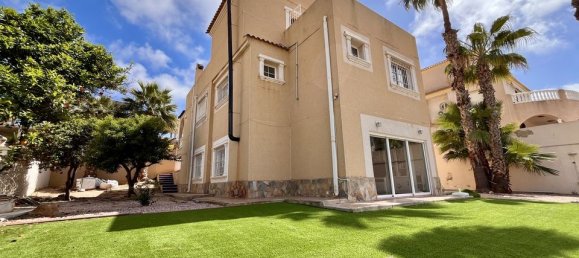 Villa de 5 dormitorios en La Zenia, Spain No. 176599 2