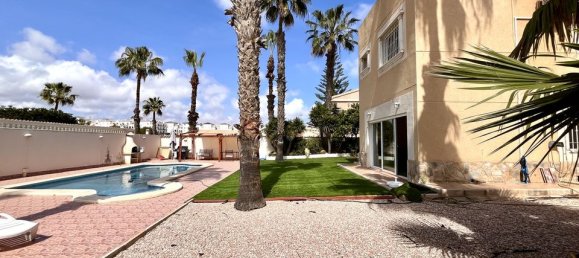 Villa de 5 dormitorios en La Zenia, Spain No. 176599 13