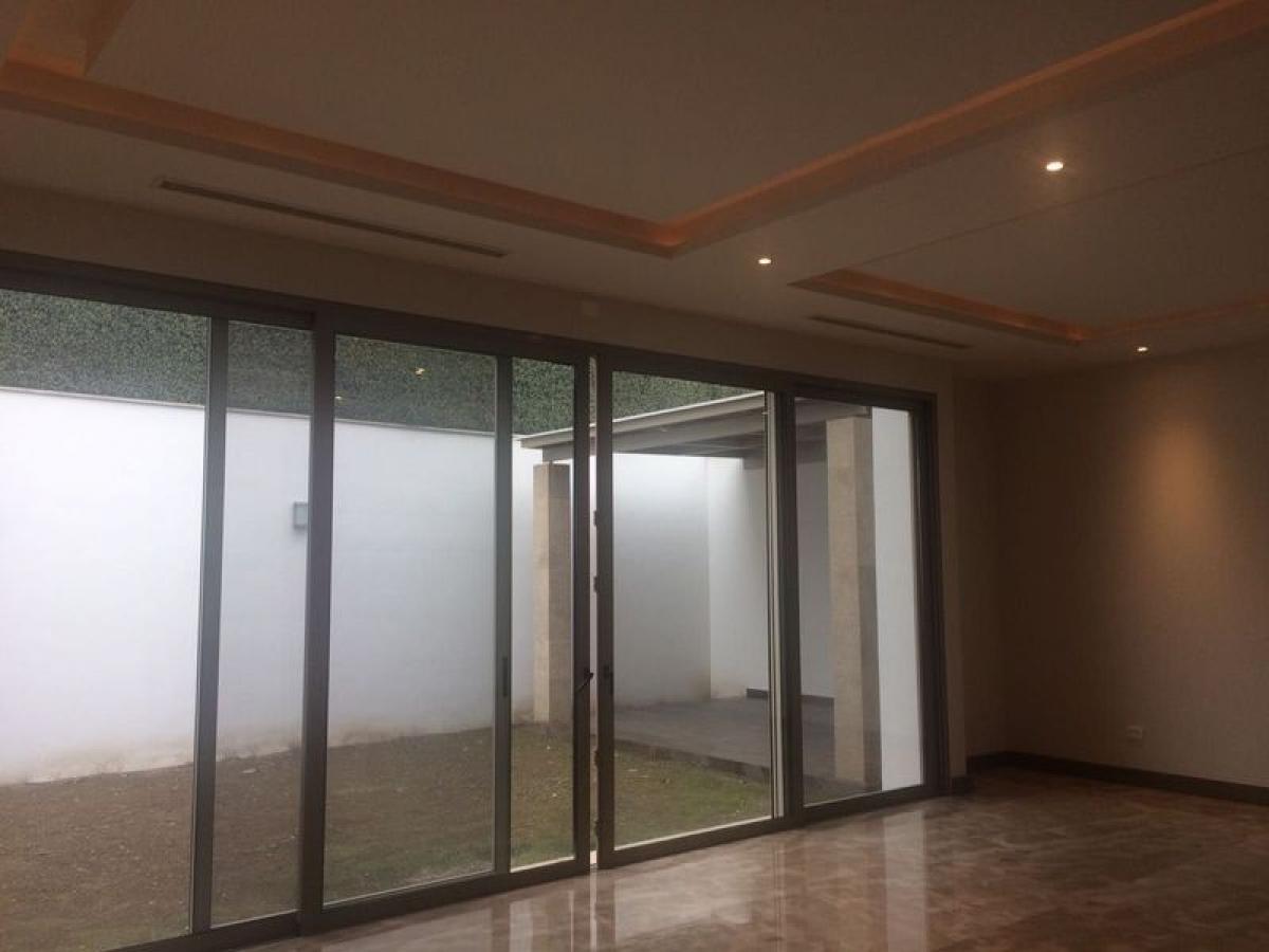 4 bedrooms House in Nuevo Leon, Mexico No. 179055