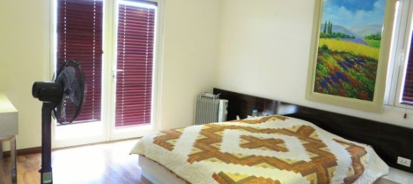 5 bedrooms Villa in Long Bien, Vietnam No. 3971 12