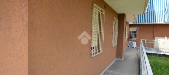 150m² Commercial property in Brandizzo, Italy No. 105123 9