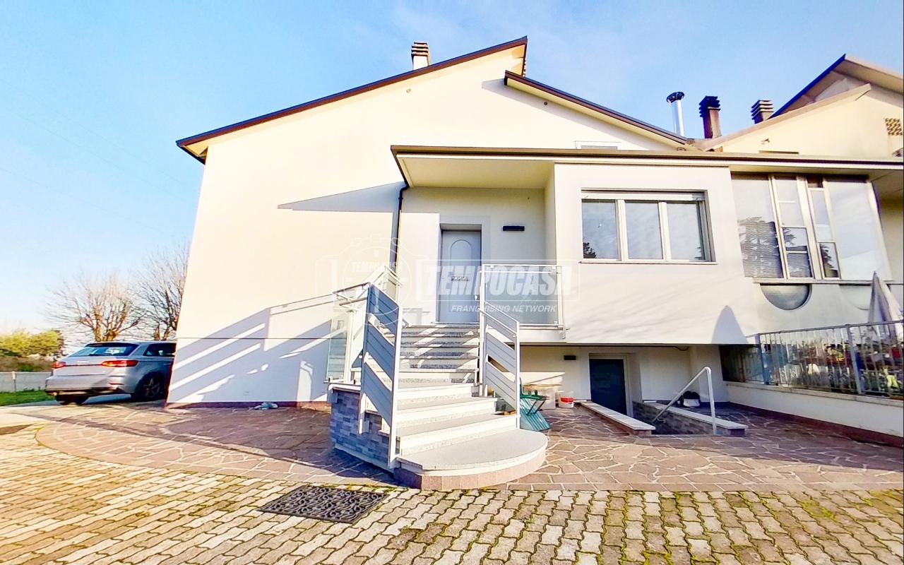 3 rooms House in Cattolica, Italy No. 14789