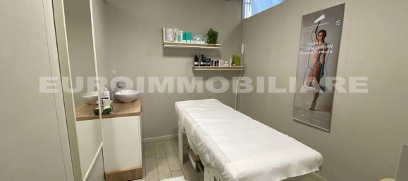 110m² Commercial property in Brescia, Italy No. 153153 7