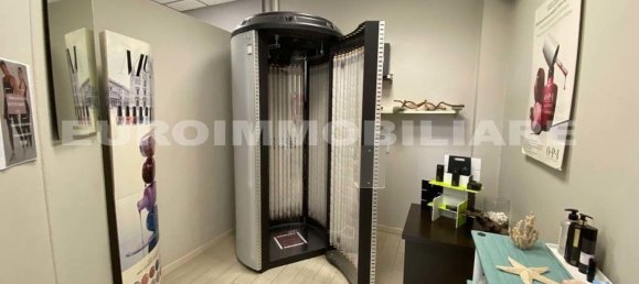 110m² Commercial property in Brescia, Italy No. 153153 9