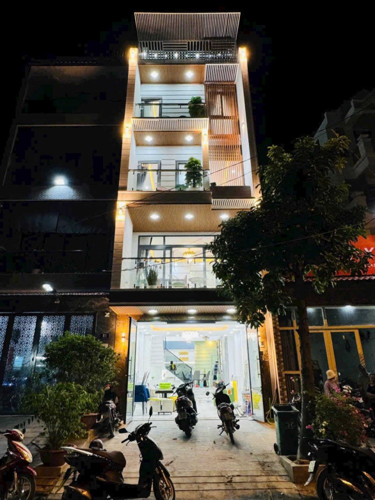 76.8m² Townhouse in District 7, Vietnam No. 19965