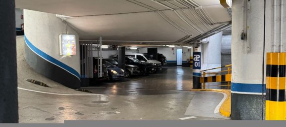 17m² Parking in Ciutat Vella, Spain No. 168171 4