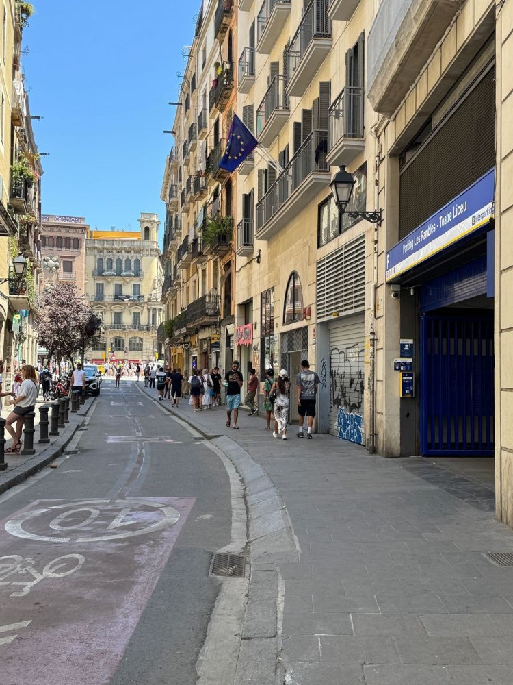 17m² Parking in Ciutat Vella, Spain No. 168171
