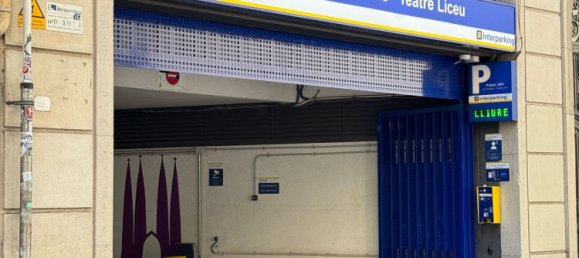 17m² Parking in Ciutat Vella, Spain No. 168171 2