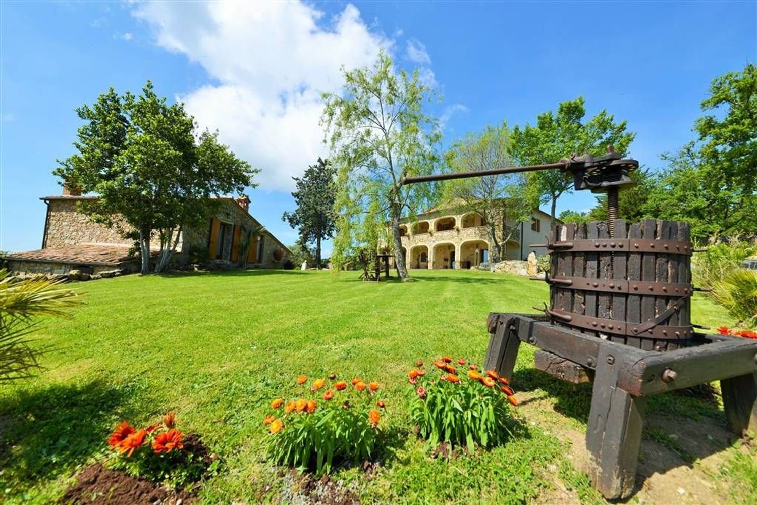 19 rooms House in Roccastrada, Italy No. 215952