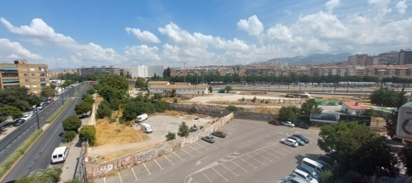 3 bedrooms Apartment in Granada, Spain No. 171743 2