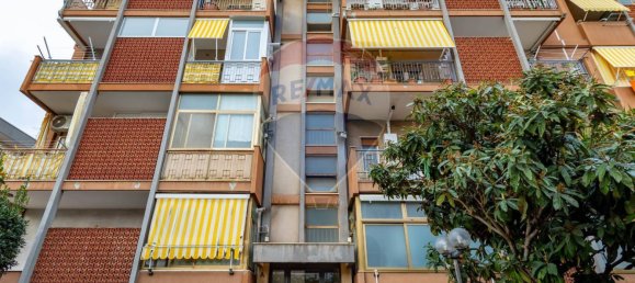 1 room Commercial property in Bari, Italy No. 55725 2