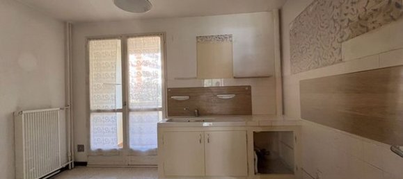 2 bedrooms Apartment in Hyeres, France No. 310023 3