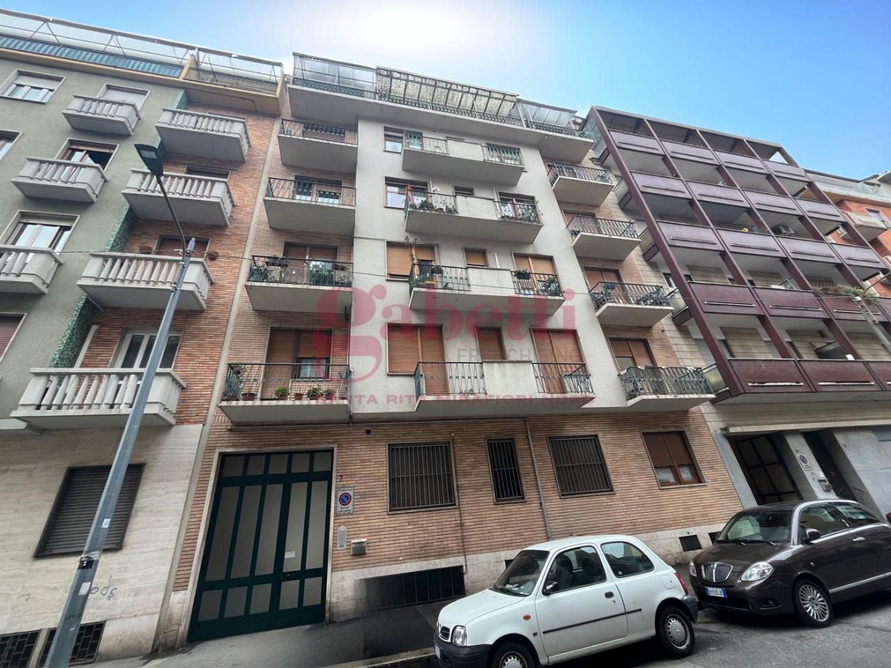 2 rooms Apartment in Turin, Italy No. 25722