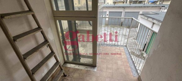 2 rooms Apartment in Turin, Italy No. 25722 3