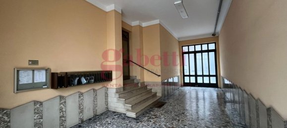 2 rooms Apartment in Turin, Italy No. 25722 2