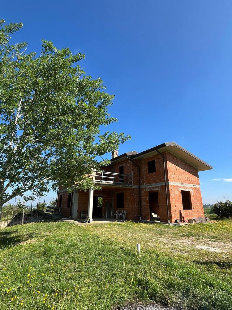 7 rooms House in Torrazza Coste, Italy No. 68433