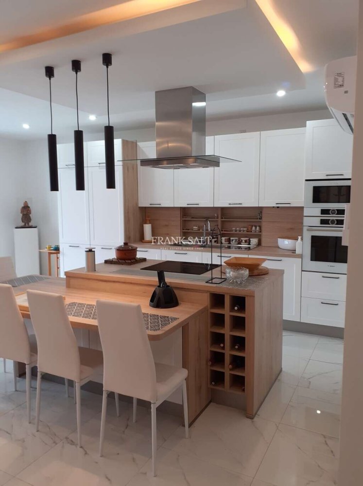 3 bedrooms Apartment in Saint Julian's, Malta No. 5406