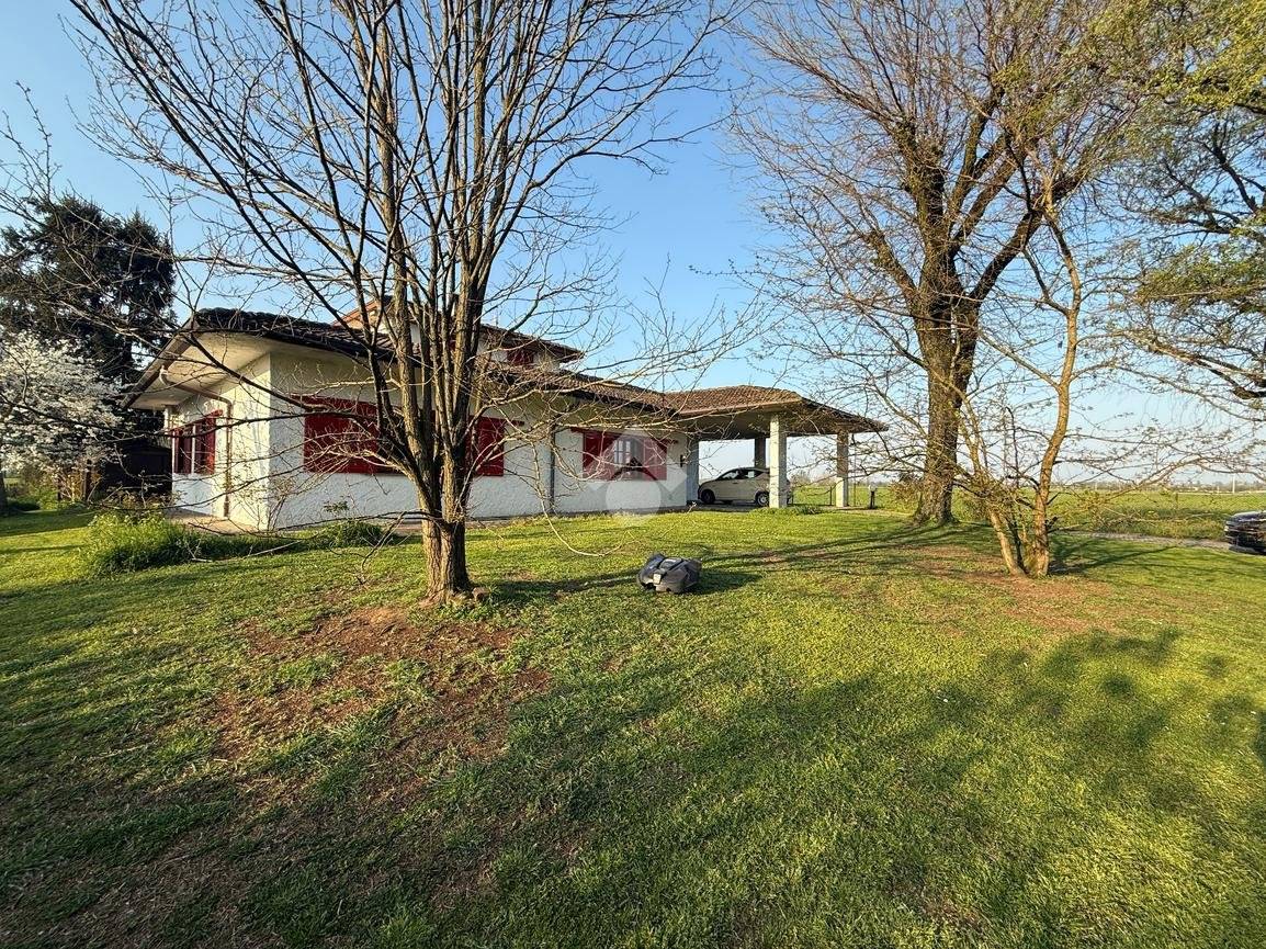 Villa T4 em Pandino, Italy N.º 104339