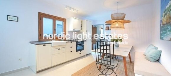 2 bedrooms Townhouse in Caleta de Velez, Spain No. 104760 5