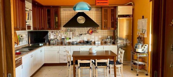 3 bedrooms Apartment in Cosenza, Italy No. 133446 9