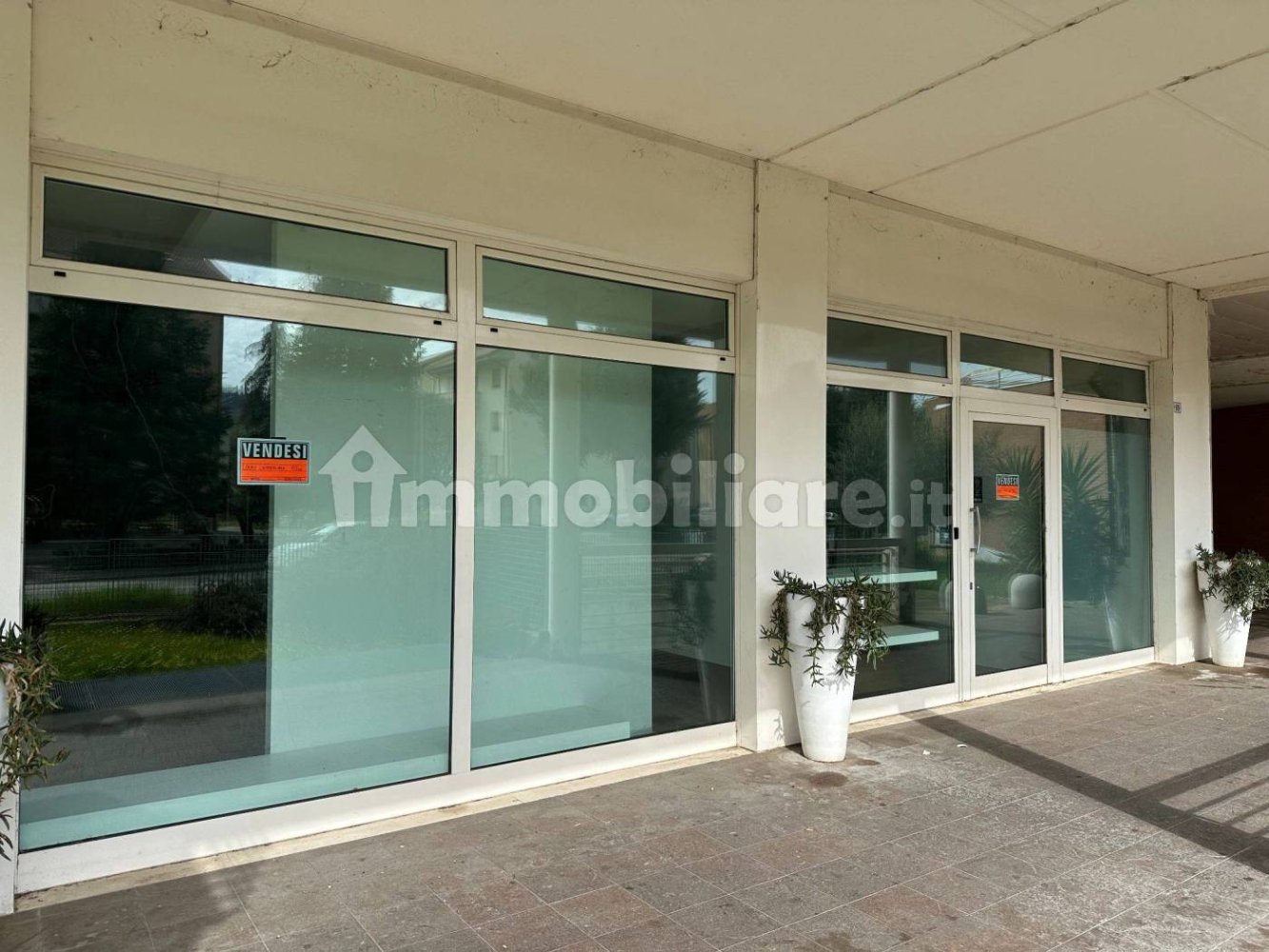 1غرفة عقار تجاري في Macerata, Italy رقم 257390