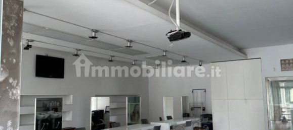 1غرفة عقار تجاري في Macerata, Italy رقم 257390 2