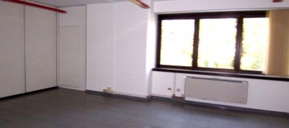 4غرفة بناية في Segrate, Italy رقم 238272 2