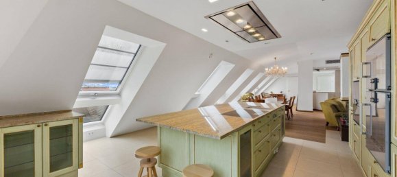 Дуплекс с 3 комнатами в Мариахильф, Австрия № 186067 3