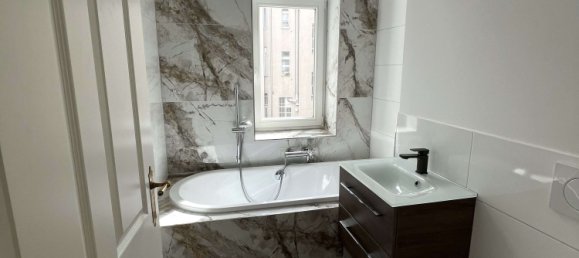 Квартира с 3 спальнями в Шёнеберг, Германия № 37725 14