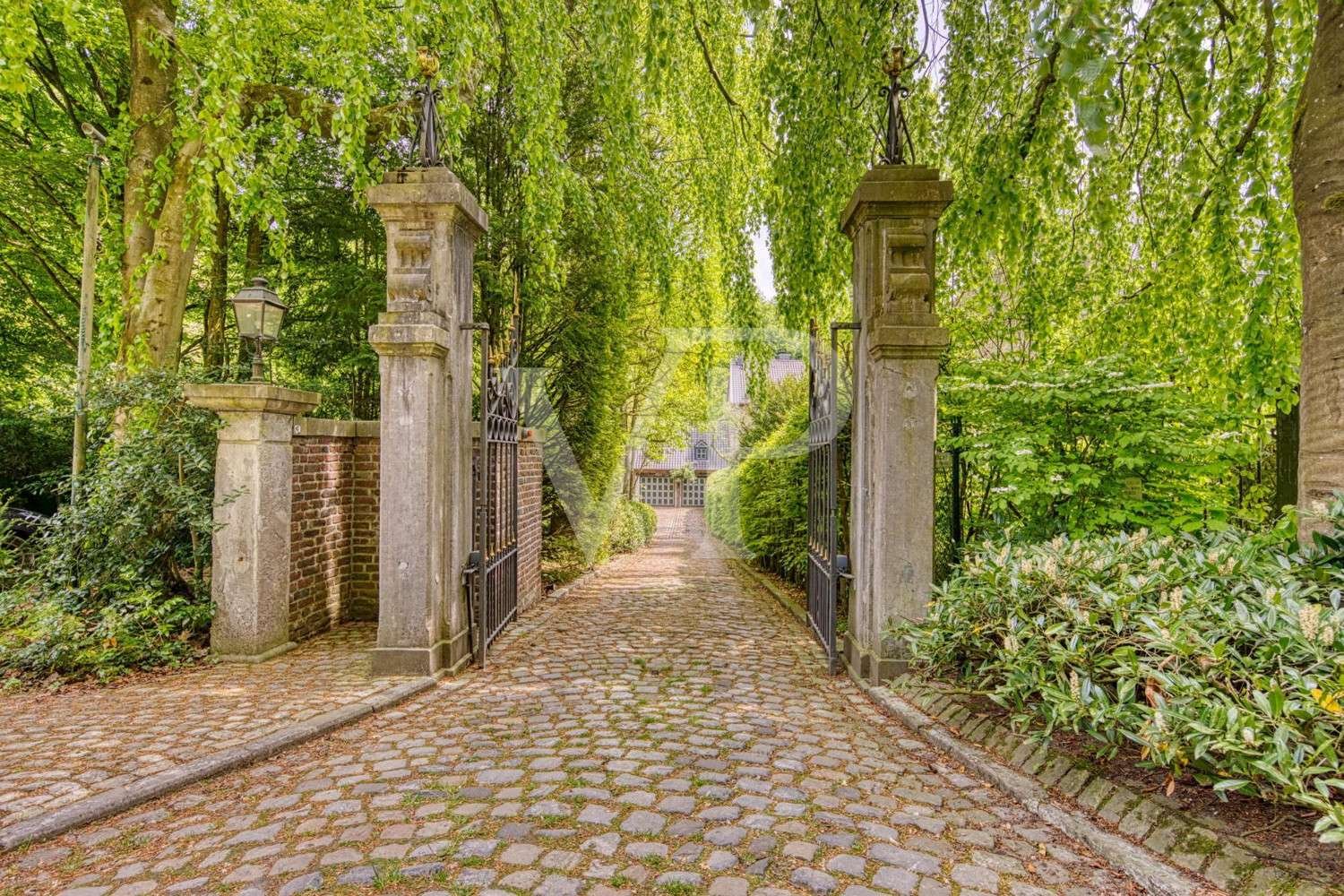 Edifício em Aachen, Germany 514 m² N.º 368003