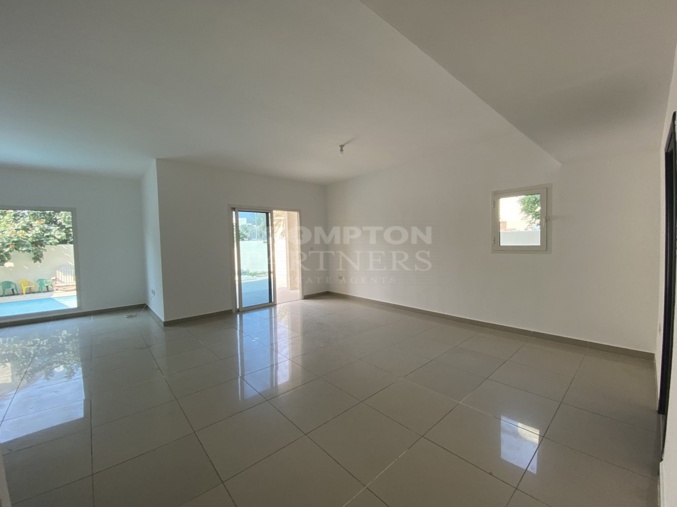 5 bedrooms Villa in Al Reef, UAE No. 5217