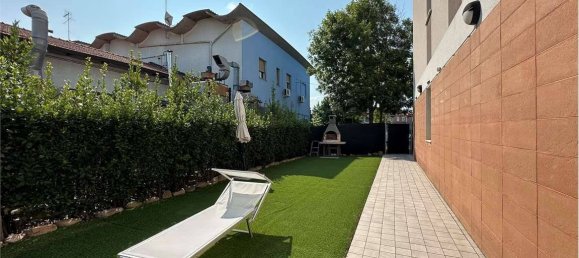 5 rooms Apartment in Maiolati Spontini, Italy No. 321287 24