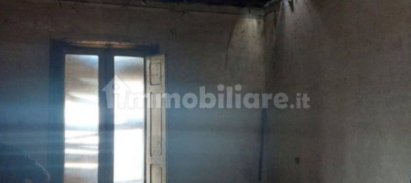 Коммерческая недвижимость с 5 комнатами в Фьюджи, Италия № 323993 5