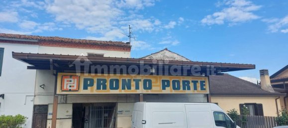 Коммерческая недвижимость с 5 комнатами в Фьюджи, Италия № 323993 6