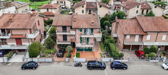 8 bedrooms House in Ravenna, Italy No. 311521 3