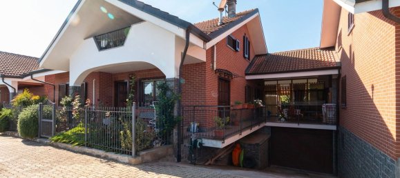 Вилла с 8 комнатами в Бруино, Италия № 172320 2