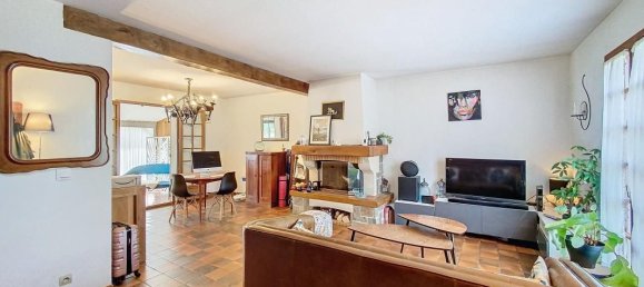 5 bedrooms House in Saintry-sur-Seine, France No. 151074 2