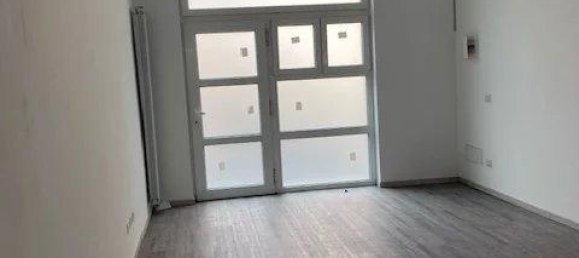 Studio in Milan, Italy No. 247058 4