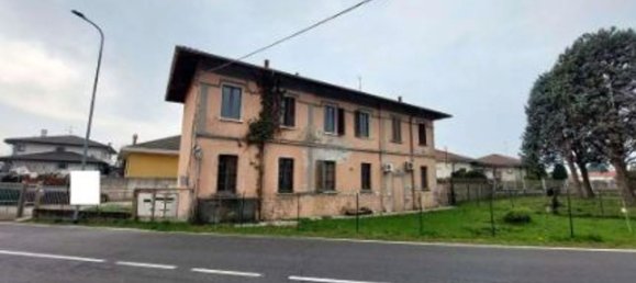 Studio in Magnago, Italy, Nr. 11582 10