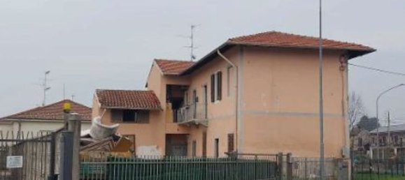 Studio in Magnago, Italy, Nr. 11582 12
