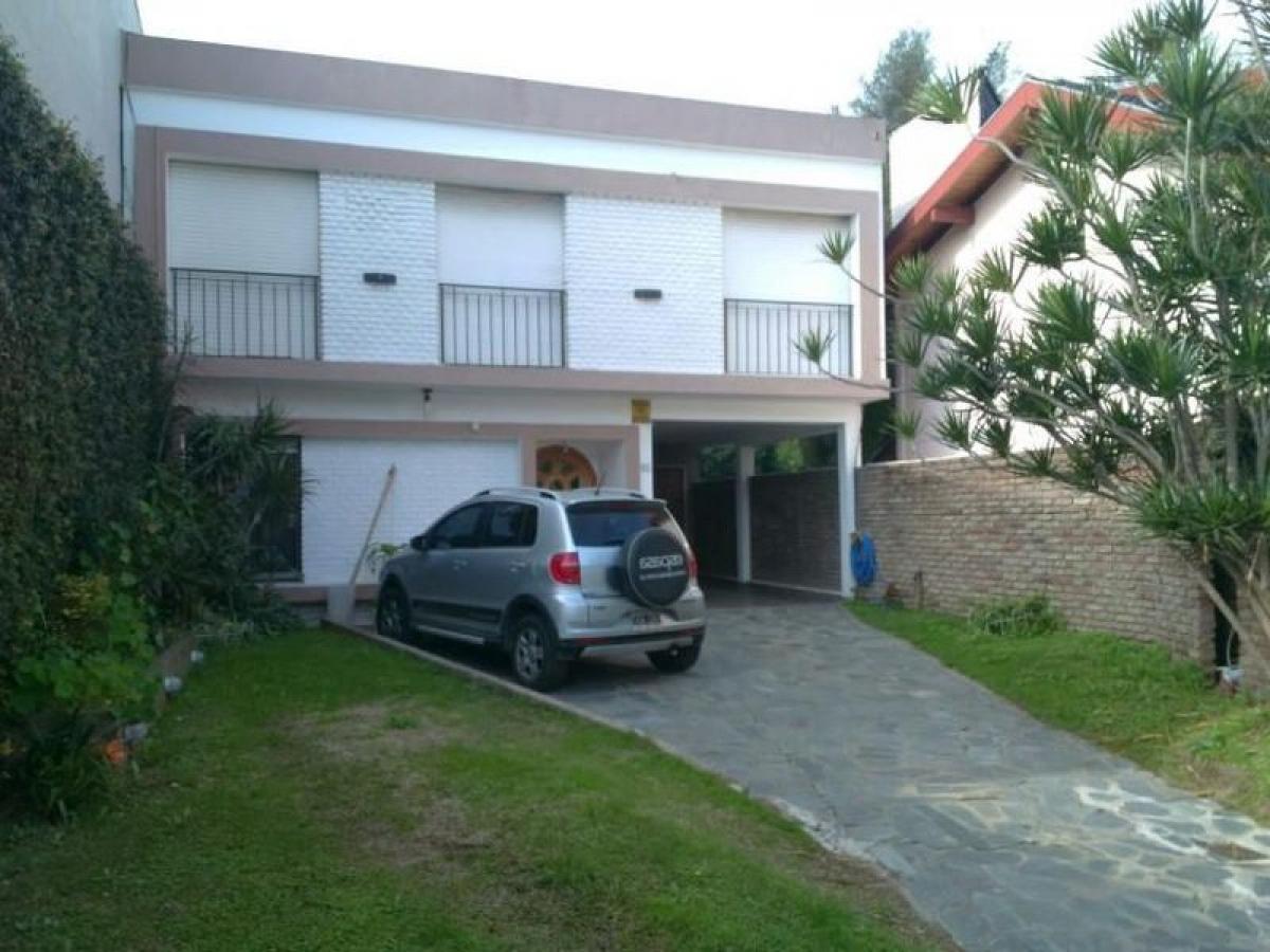 4 bedrooms House in General San Martin, Argentina No. 63053