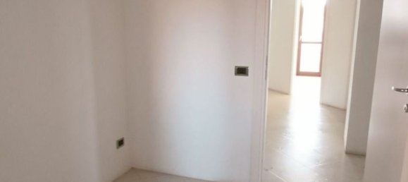 4 Schlafzimmer Wohnung in Terni, Italy, Nr. 316856 6