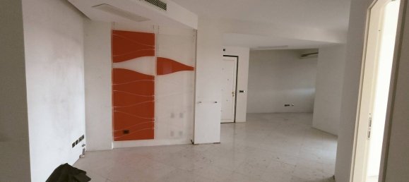 4 Schlafzimmer Wohnung in Terni, Italy, Nr. 316856 2